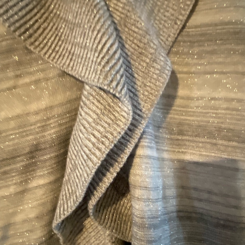 Sweater - Picture 3 of 4